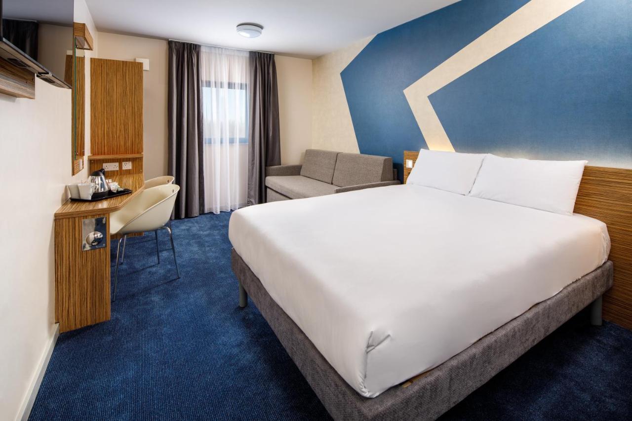Ibis Budget London Heathrow Terminal 5 Hillingdon Eksteriør billede