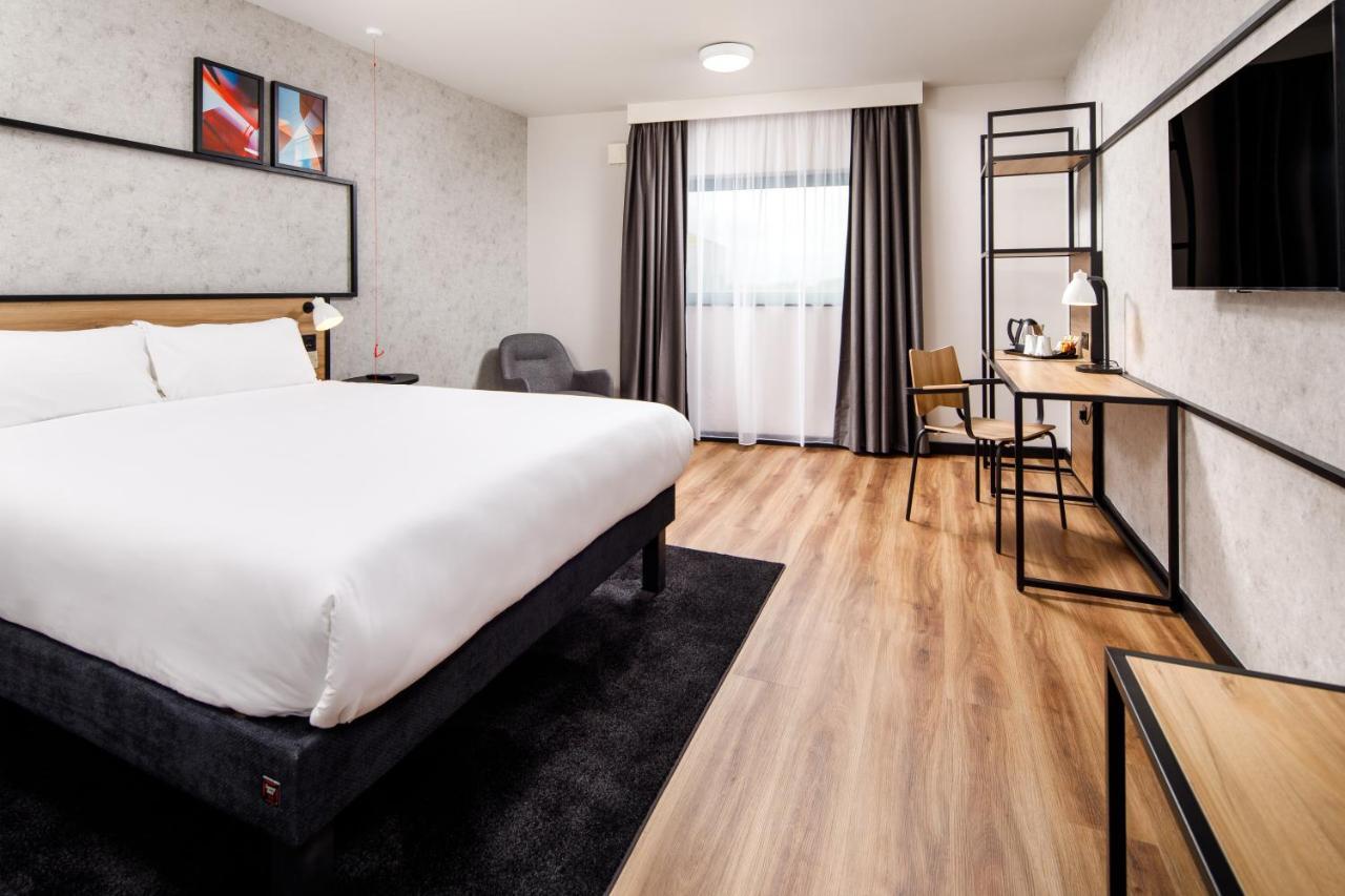 Ibis Budget London Heathrow Terminal 5 Hillingdon Eksteriør billede